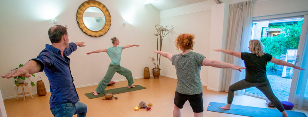 Kika Koning Zwaan Yoga wellness mindfullness Oosterbeek Bewegen Muziek Hanpdan