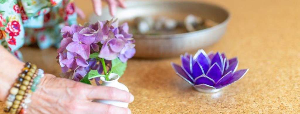 Kika Koning Zwaan Yoga wellness mindfullness Oosterbeek Bewegen Muziek Hanpdan